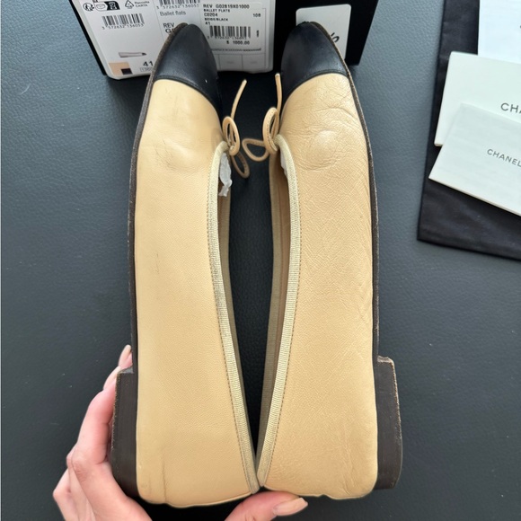 CHANEL beige and black ballerinas - Picture 7 of 11